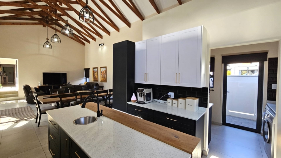 3 Bedroom Property for Sale in Meerhof North West